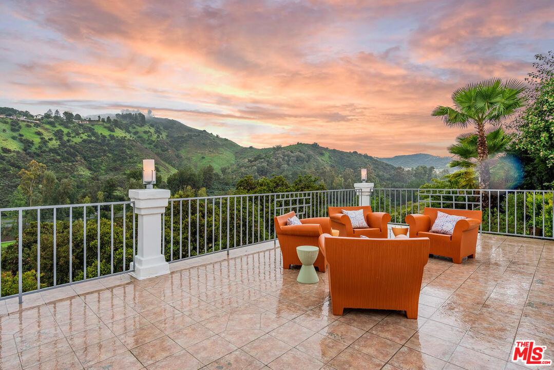 24050 Park Casino Calabasas, CA 91302 - Photo 39 of 43