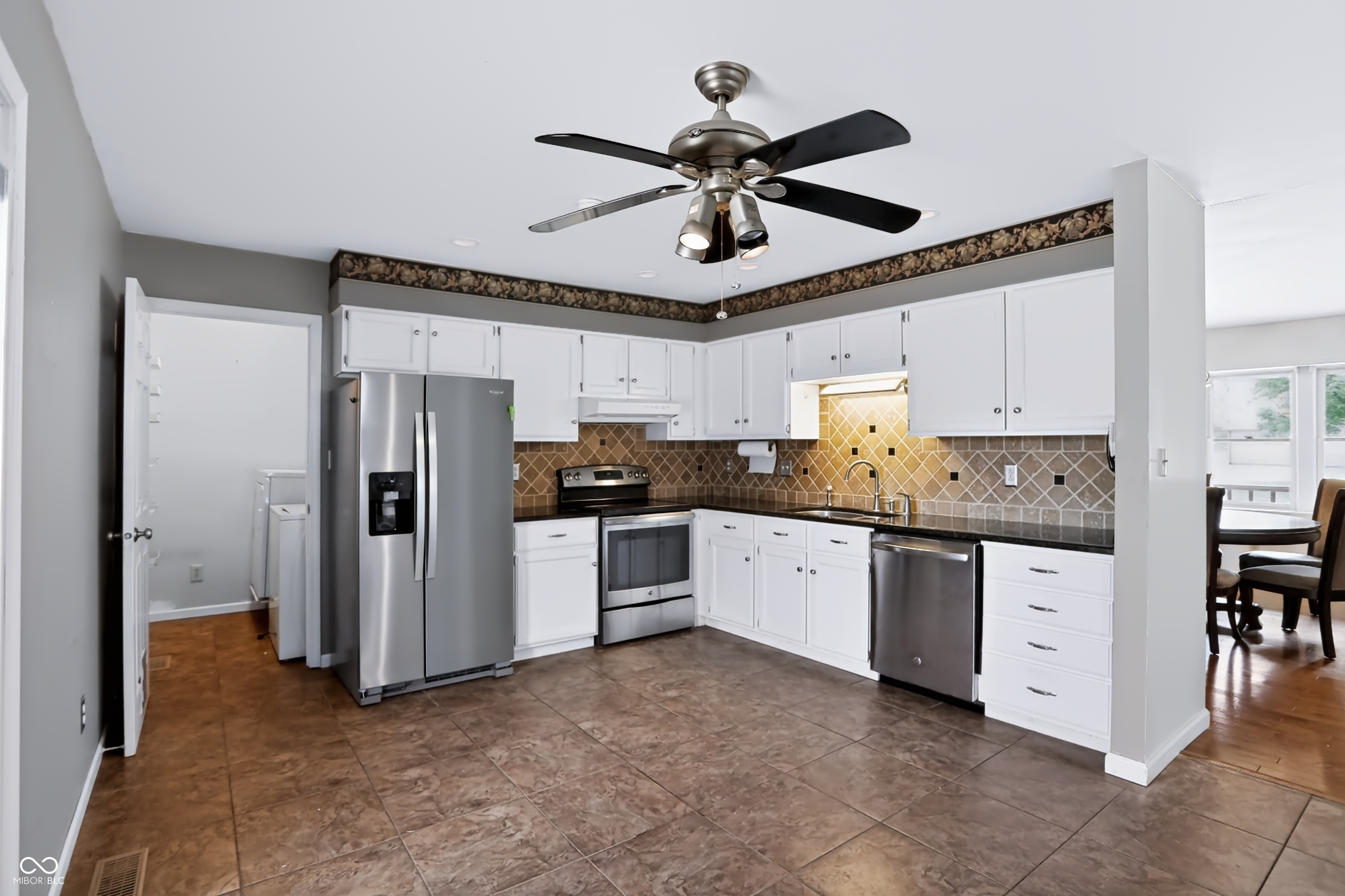 1186 Madrid Road Greenwood, IN 46143 - Photo 11 of 53