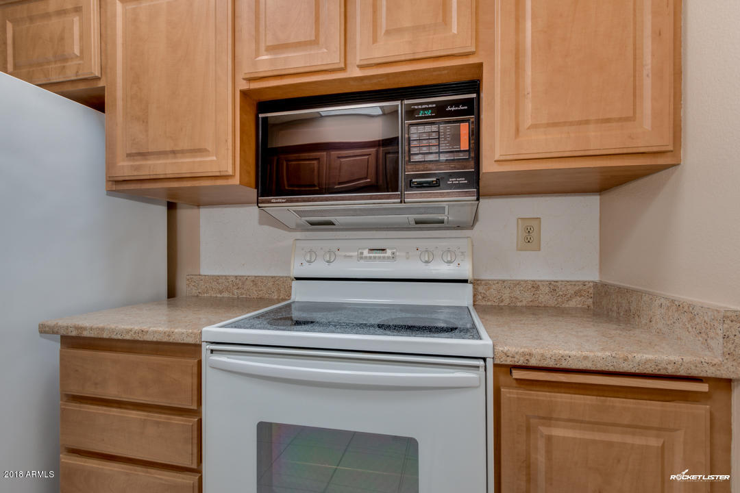 10020 West Royal Oak Road, Unit E Sun City, AZ 85351 - Photo 12 of 31 Quality Cabinetry