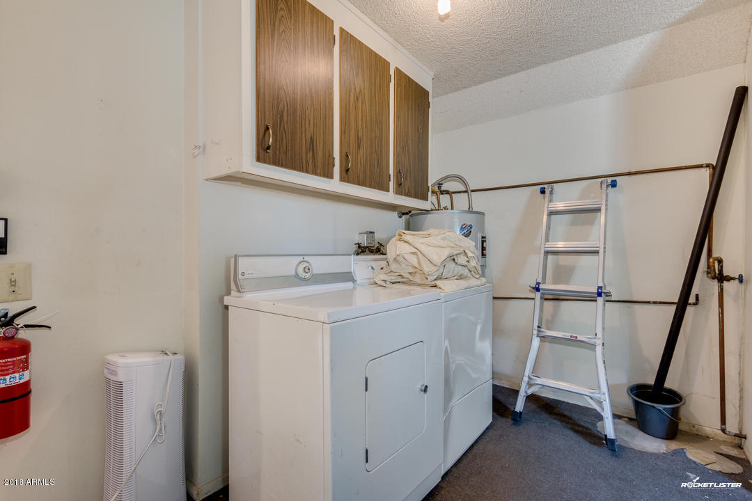 10020 West Royal Oak Road, Unit E Sun City, AZ 85351 - Photo 27 of 31 Laundry Area
