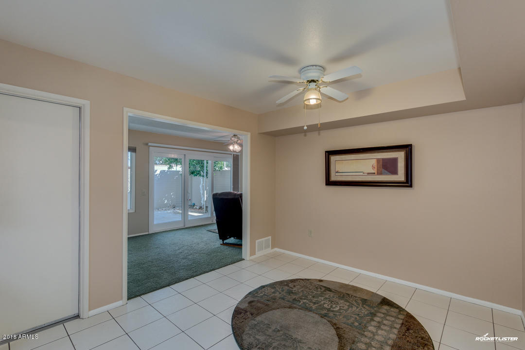 10020 West Royal Oak Road, Unit E Sun City, AZ 85351 - Photo 6 of 31 Dining Area