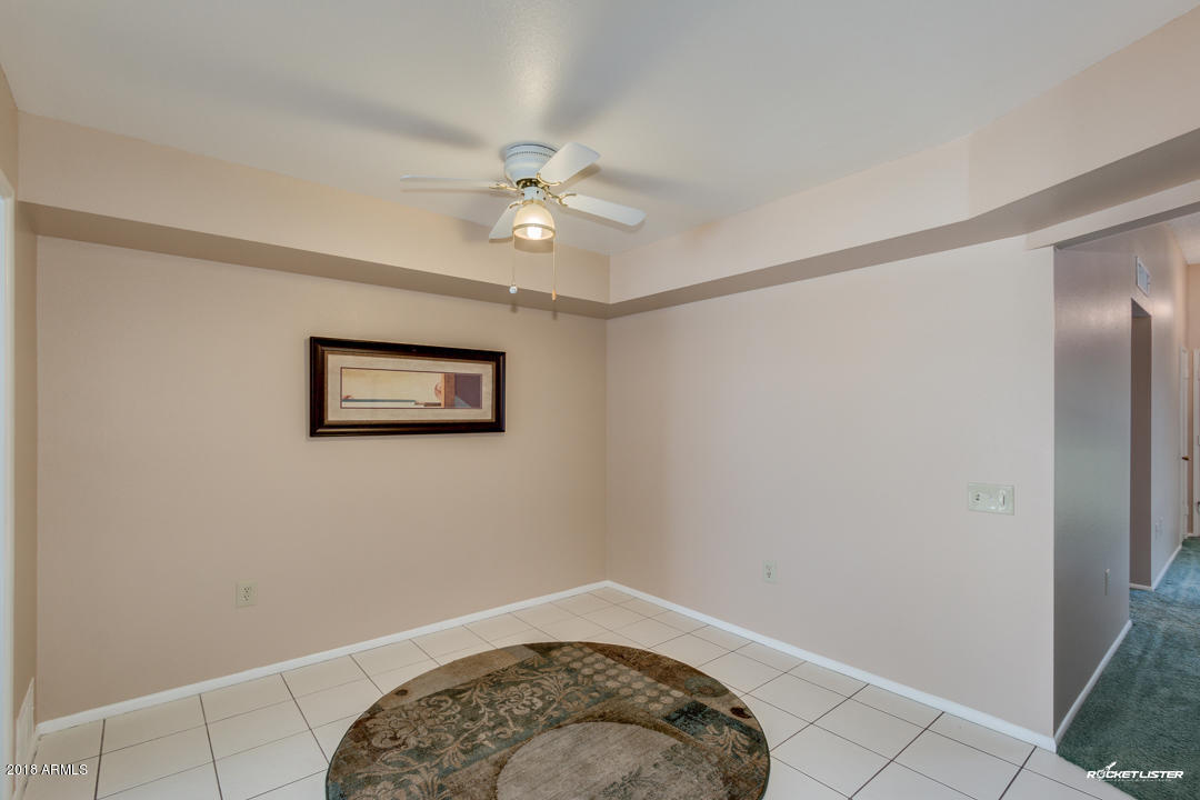 10020 West Royal Oak Road, Unit E Sun City, AZ 85351 - Photo 7 of 31 Dining Area