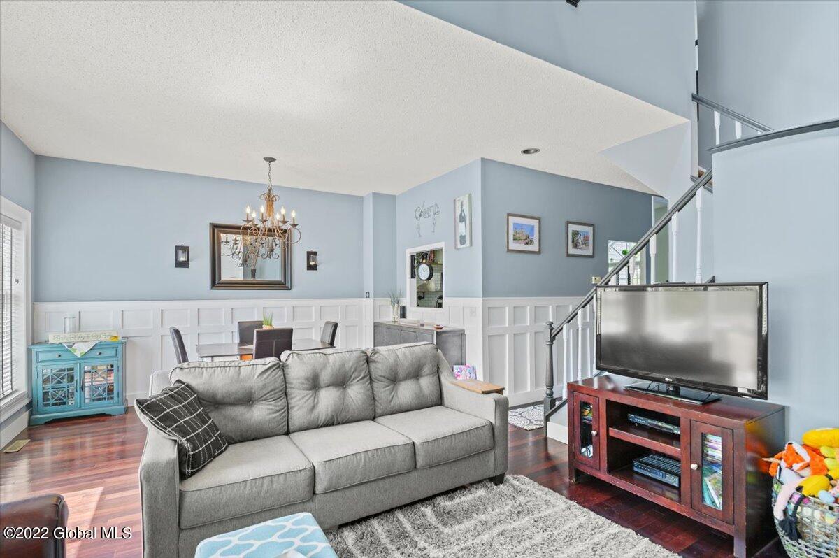 96 Kaydeross Park Road Saratoga Springs, NY 12866 - Photo 7 of 44 04-FJD_8925