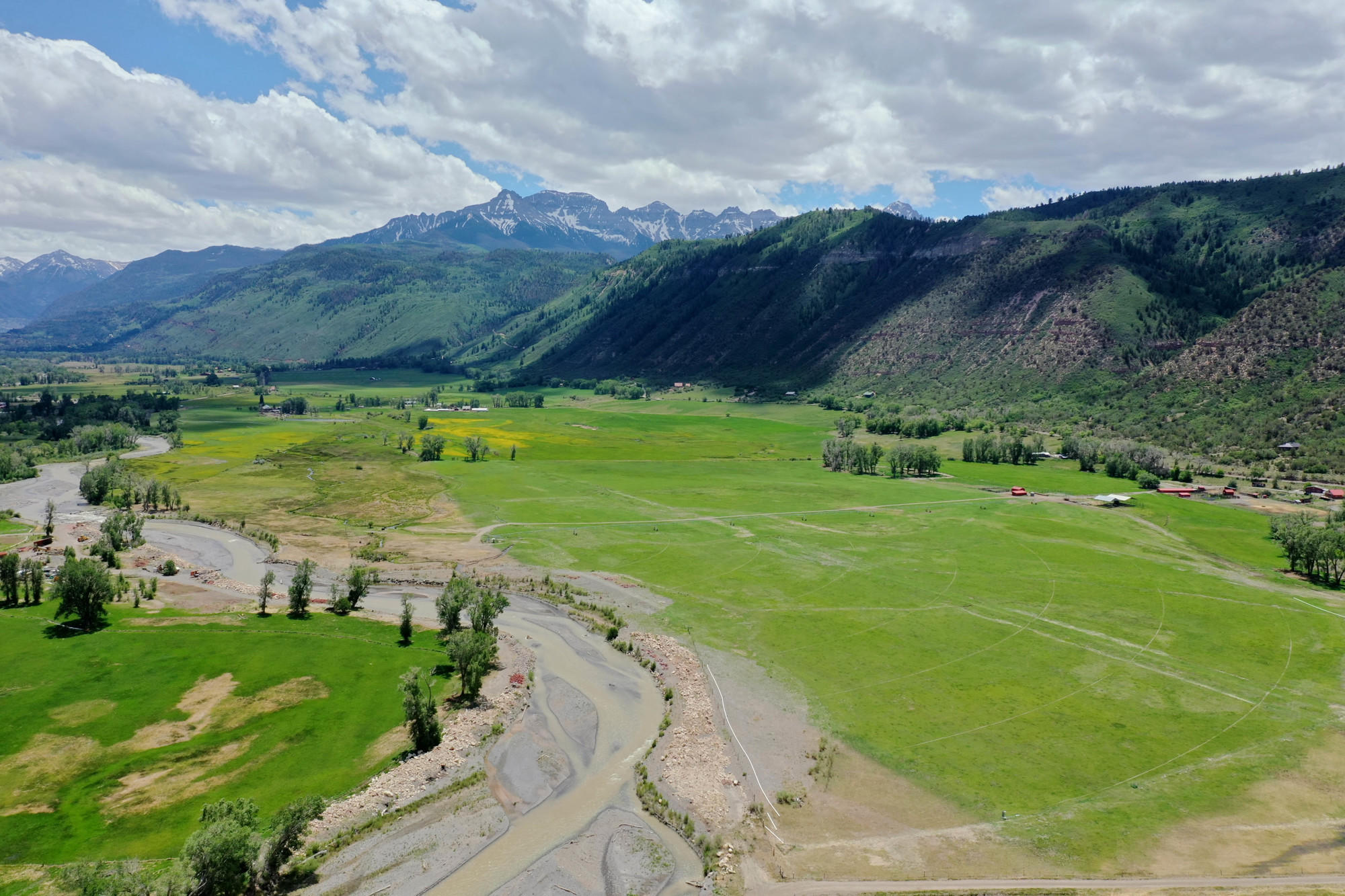 5276 County Road 23 Ridgway, CO 81432 - Photo 14 of 33 a view of a garden with an ocean