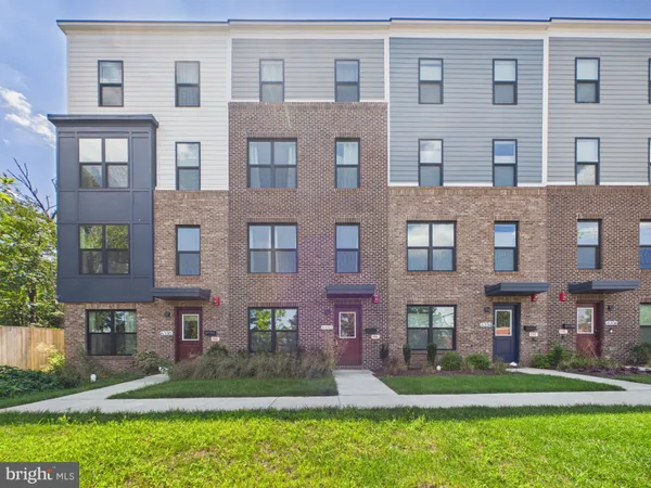 $3,900 | 6332 Stevenson Avenue, Alexandria, VA 22304
