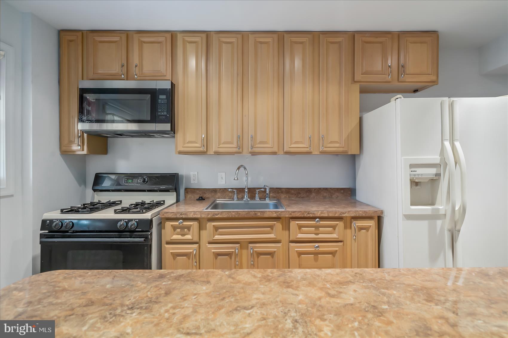 5466 Whitlock Road Baltimore, MD 21229 - Photo 5 of 22
