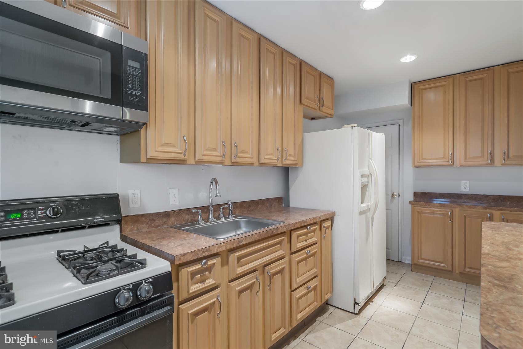 5466 Whitlock Road Baltimore, MD 21229 - Photo 7 of 22