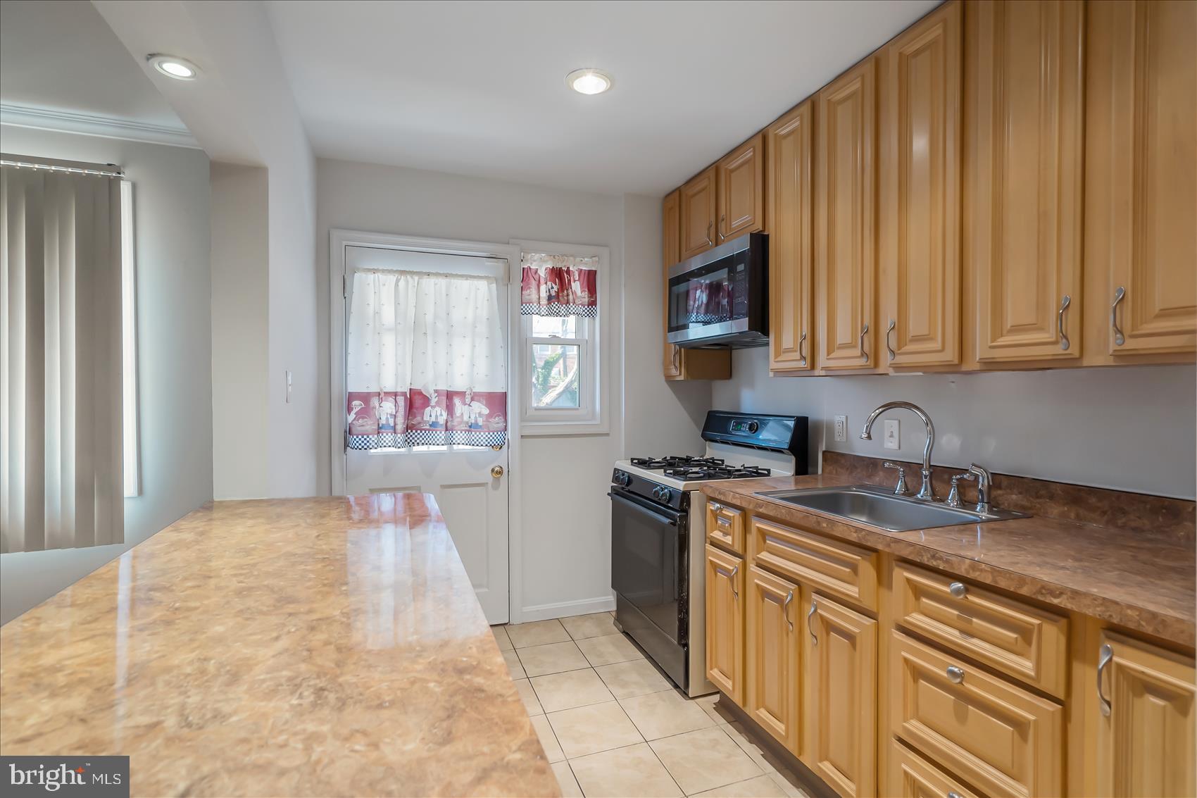 5466 Whitlock Road Baltimore, MD 21229 - Photo 8 of 22