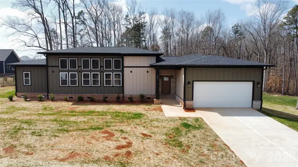 $599,900 | 2003 Pln Fld Drive, Bessemer City, NC 28016