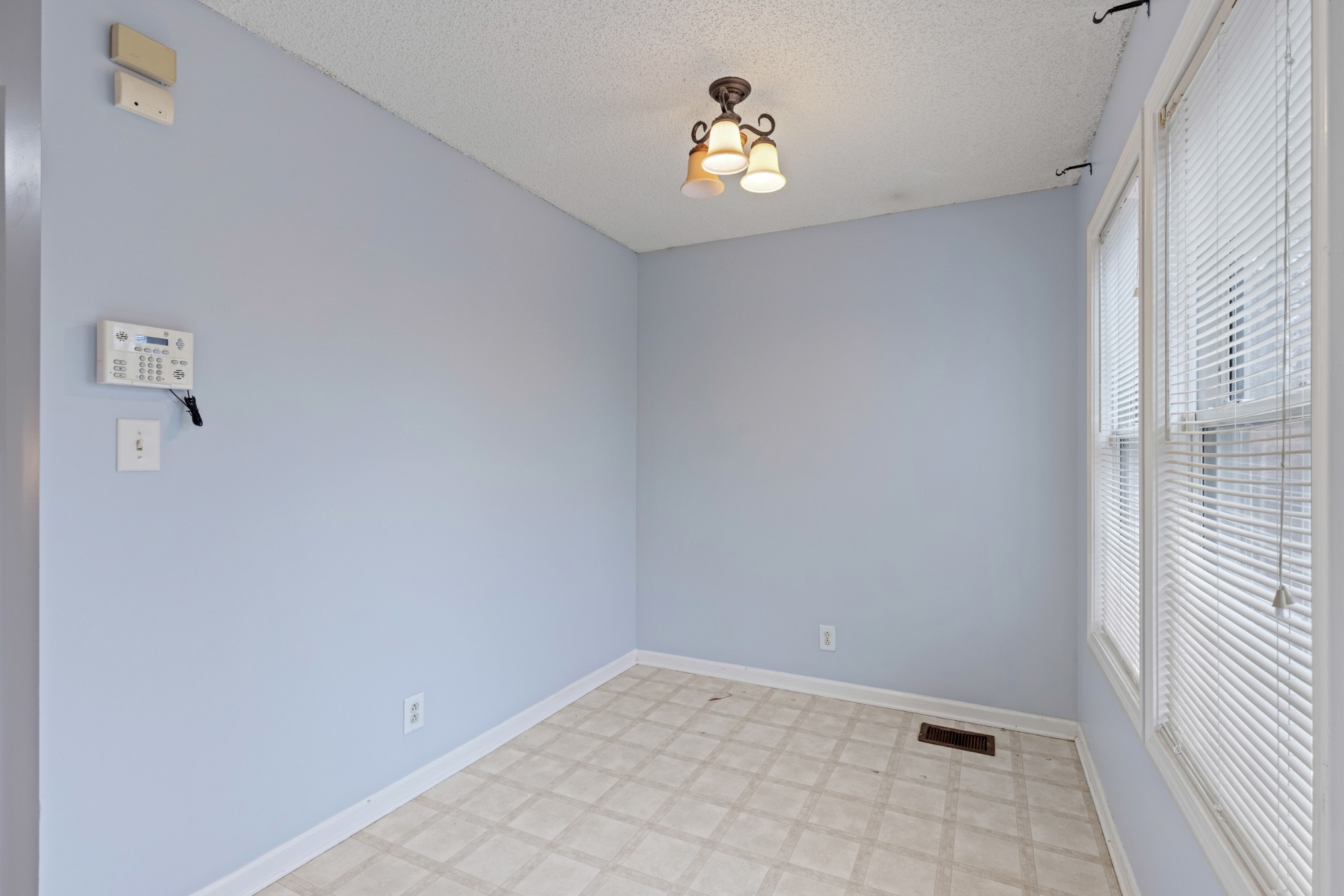 1069 Heatherwood Road Pleasant View, TN 37146 - Photo 8 of 45 an empty room with a window