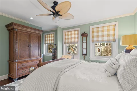 a view of a workspace with furniture