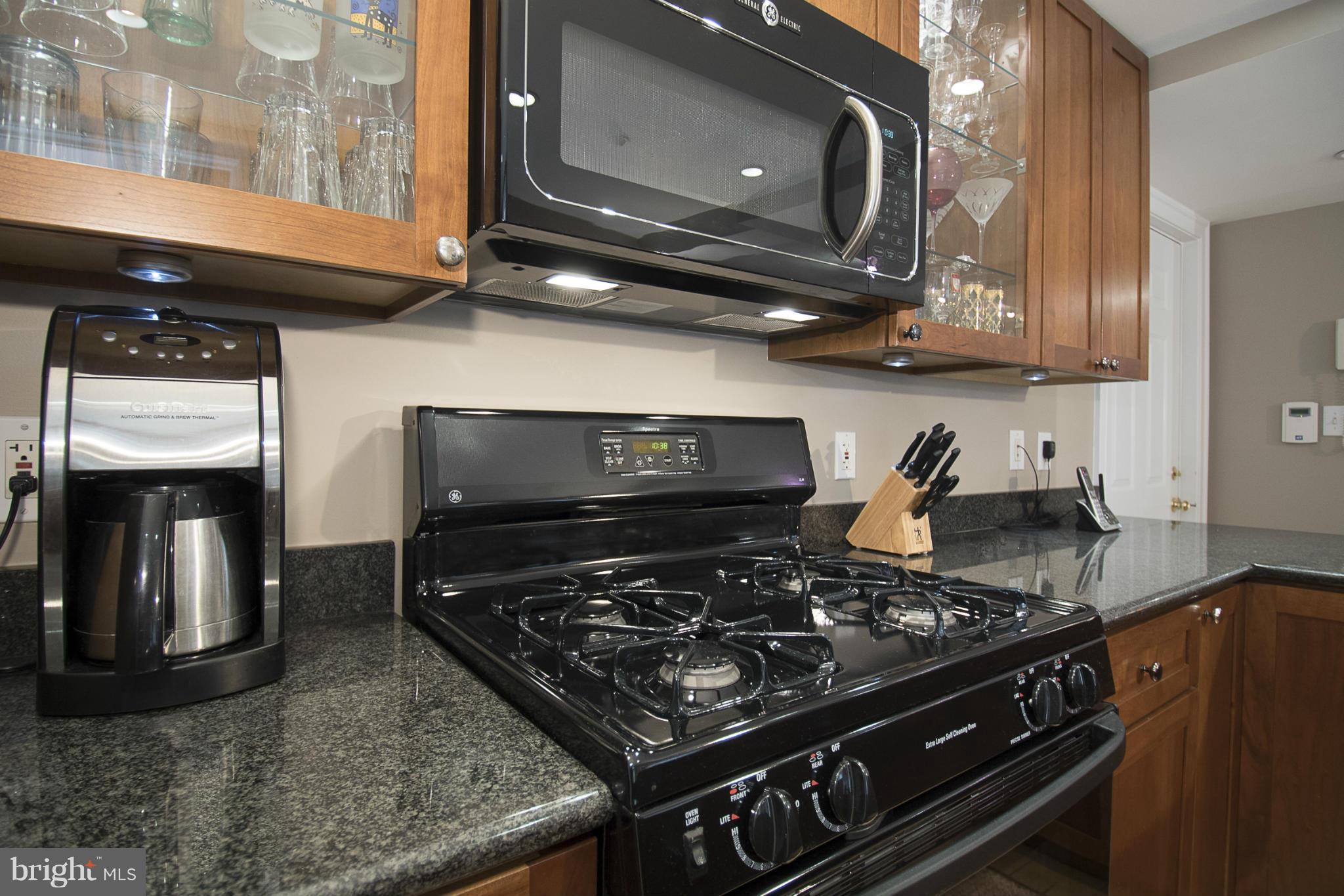 1220 N Street Northwest, Unit 1 Washington, DC 20005 - Photo 9 of 20 Kitchen