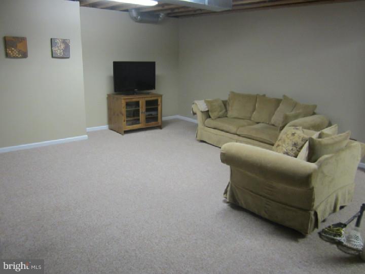 8 Yorktown Road Monmouth Junction, NJ 08852 - Photo 22 of 25 Gallery Image 22