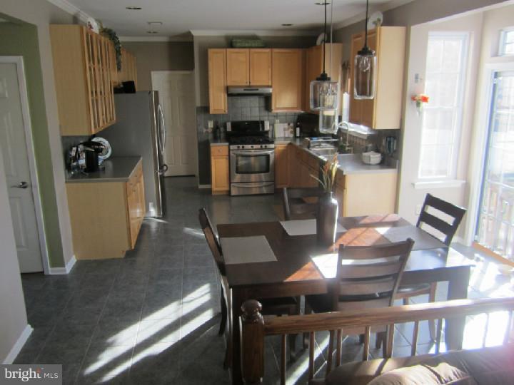 8 Yorktown Road Monmouth Junction, NJ 08852 - Photo 8 of 25 Gallery Image 8