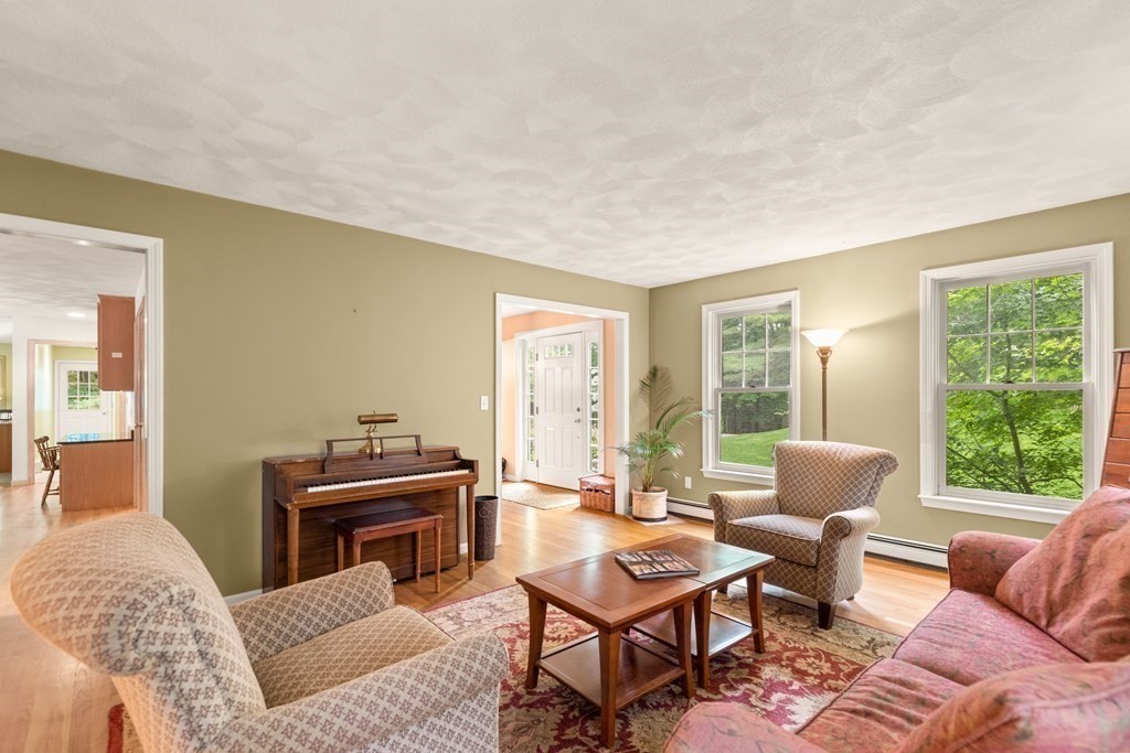 40 A Joseph Smith Way Boxford, MA 01921 - Photo 5 of 41 Gallery Image 5