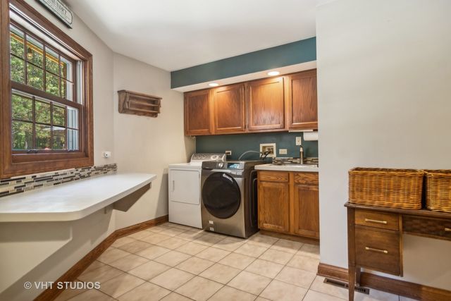 $1,050,000 | 6229 Pine Tree Court, Long Grove, IL 60047