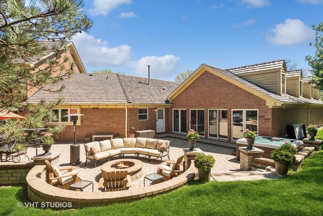 $1,050,000 | 6229 Pine Tree Court, Long Grove, IL 60047