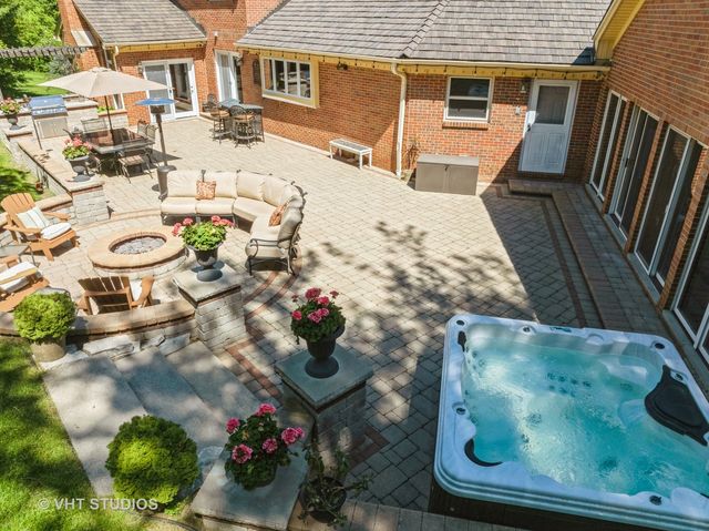 $1,050,000 | 6229 Pine Tree Court, Long Grove, IL 60047