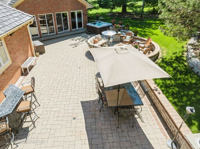 $1,050,000 | 6229 Pine Tree Court, Long Grove, IL 60047