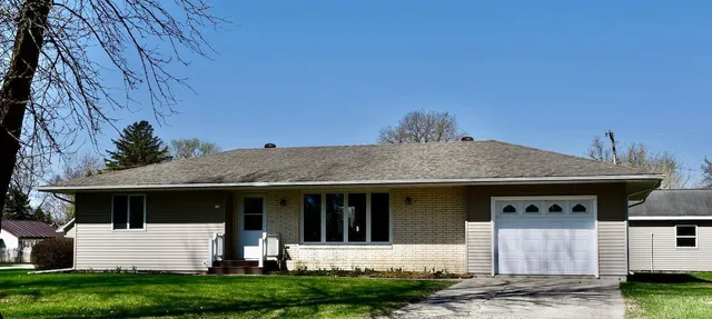 $169,500 | 302 Elm Street, Oklee, MN 56742
