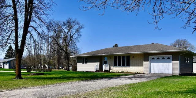 $169,500 | 302 Elm Street, Oklee, MN 56742
