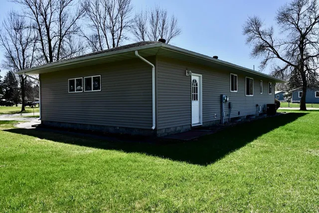 $169,500 | 302 Elm Street, Oklee, MN 56742