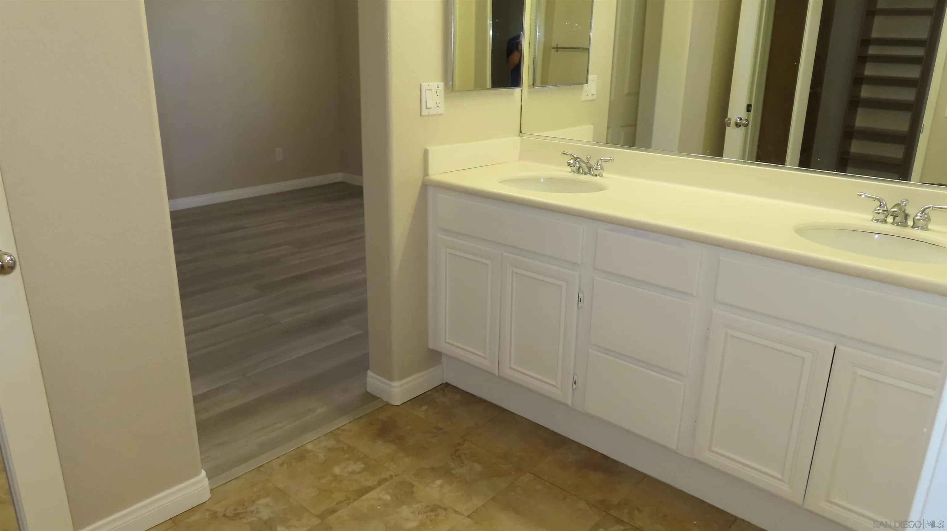 3755 Carmel View Road, Unit 3 San Diego, CA 92130 - Photo 29 of 43 Primary Bath/Spa