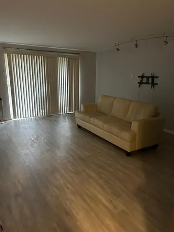 $2,500 | 4730 North Kenneth Avenue, Unit 2G, Chicago, IL 60630