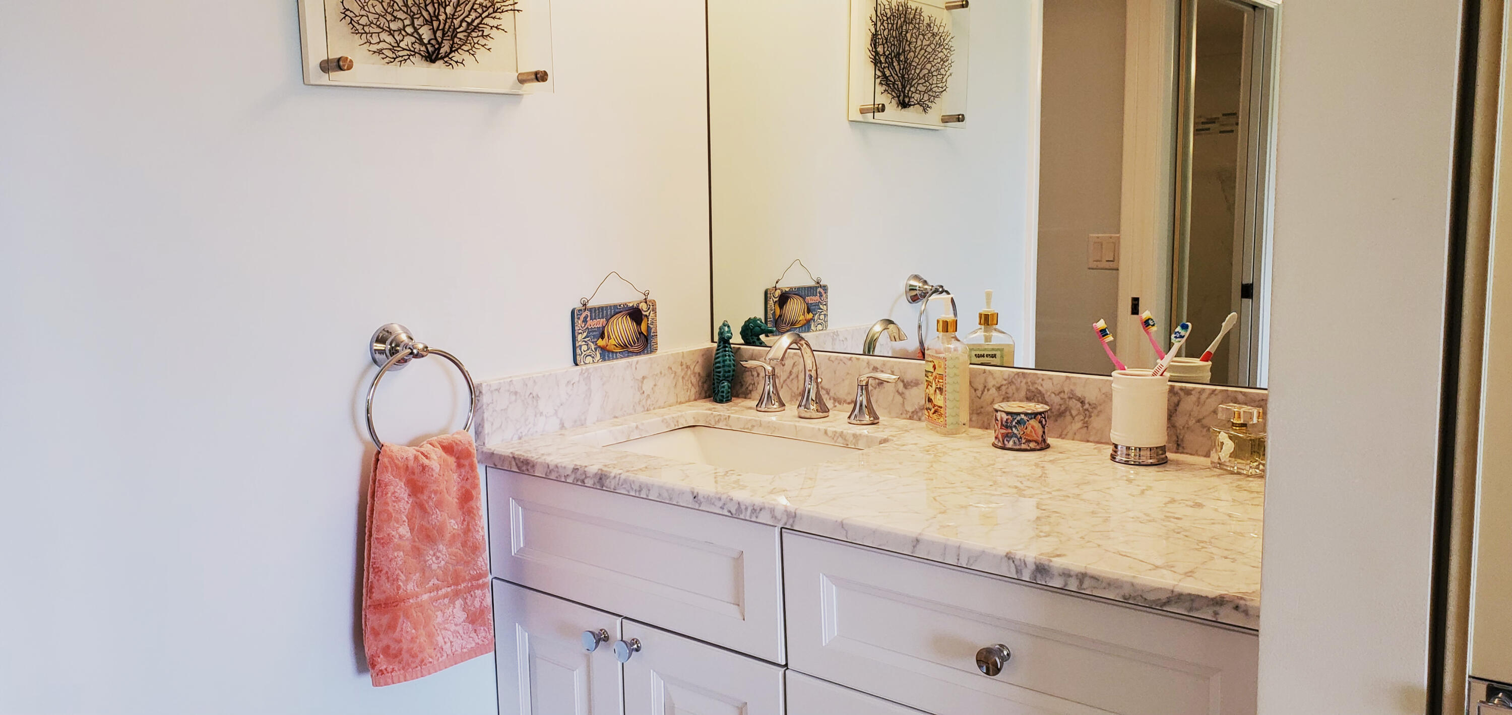 401 Ocean Bluffs Boulevard, Unit 104 Jupiter, FL 33477 - Photo 7 of 15 MasterVanity