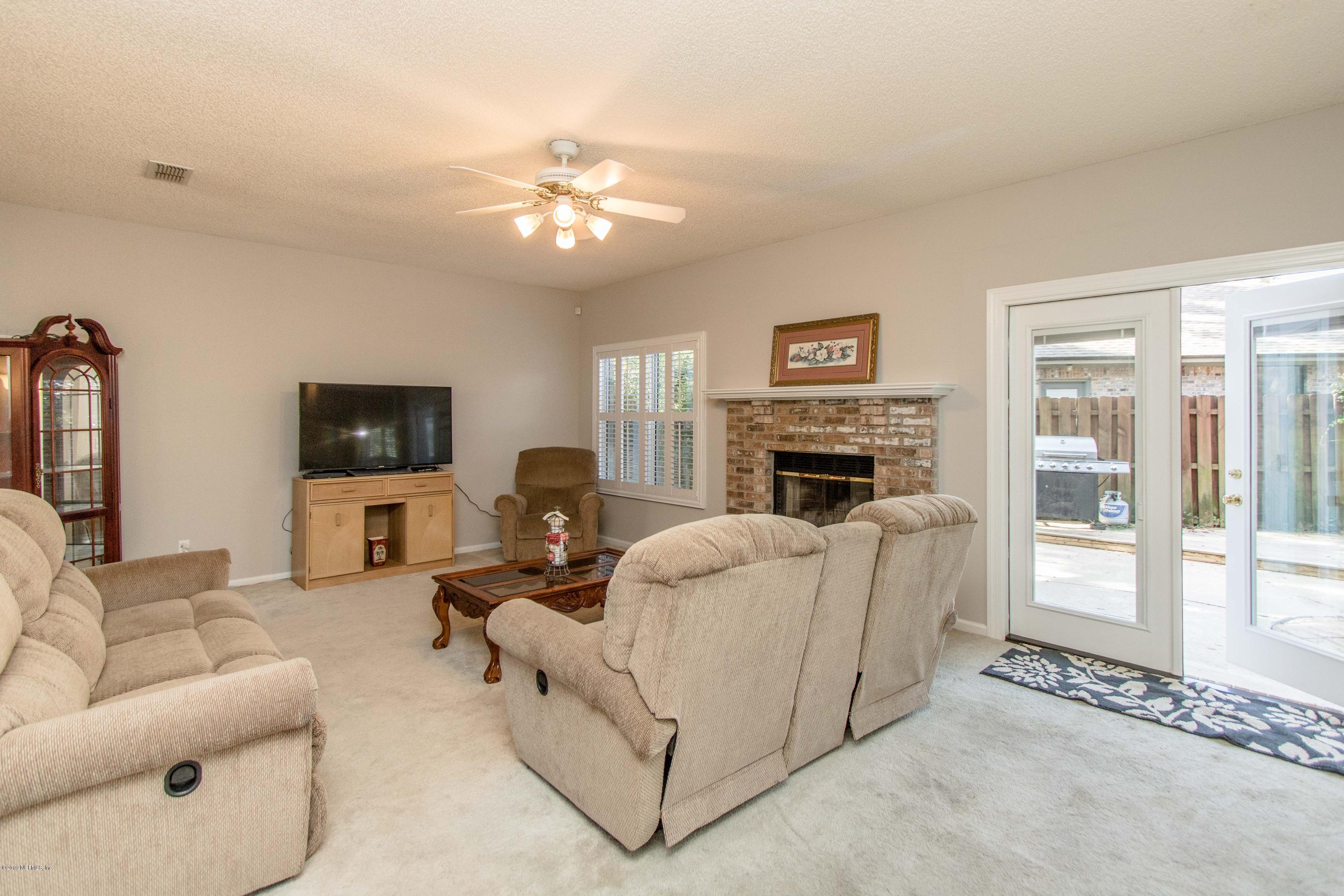 3148 Rococo Court Orange Park, FL 32073 - Photo 8 of 34 Living Room