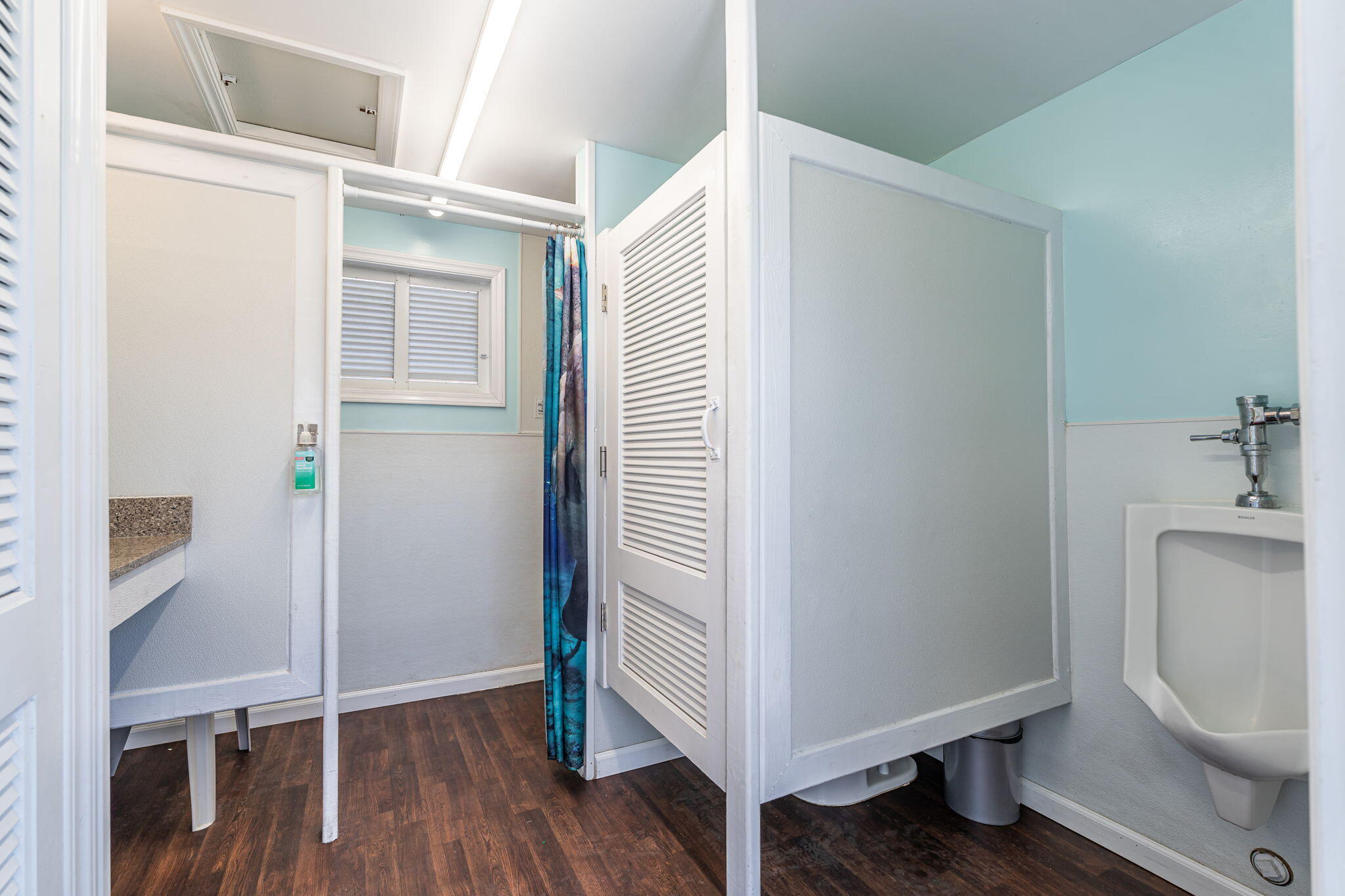 100 Morris Lane Key Largo, FL 33037 - Photo 143 of 192 a bathroom with a toilet a sink and a window