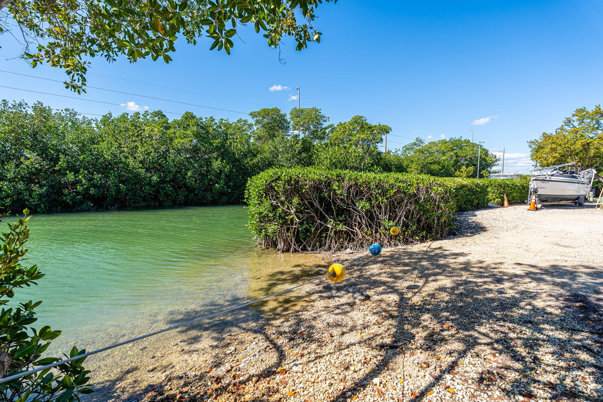 100 Morris Lane, Unit 56 SLIPS Key Largo, FL 33037 - Photo 48 of 56 a view of a backyard