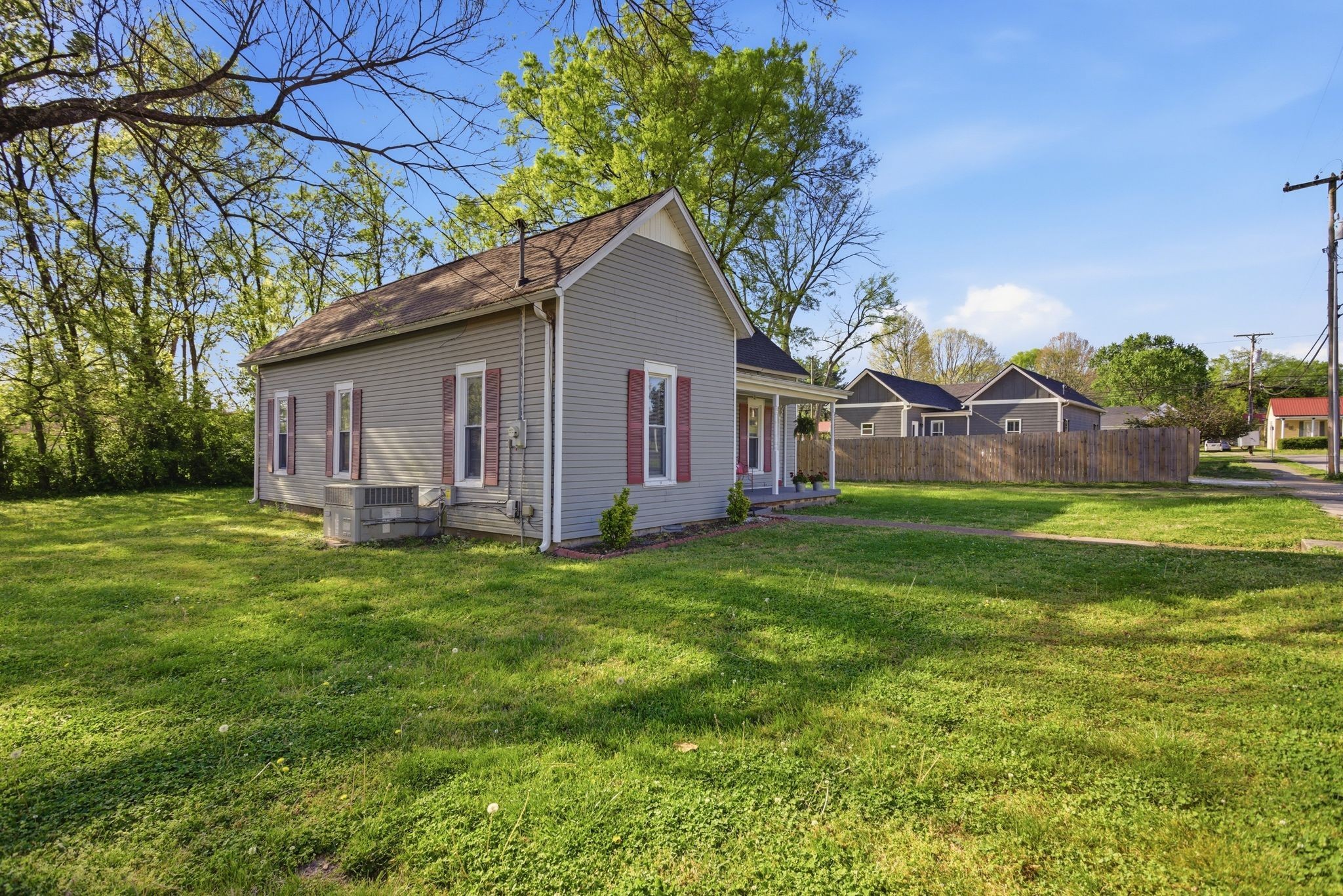 102 Locust Street Mount Pleasant, TN 38474 - Photo 3 of 27