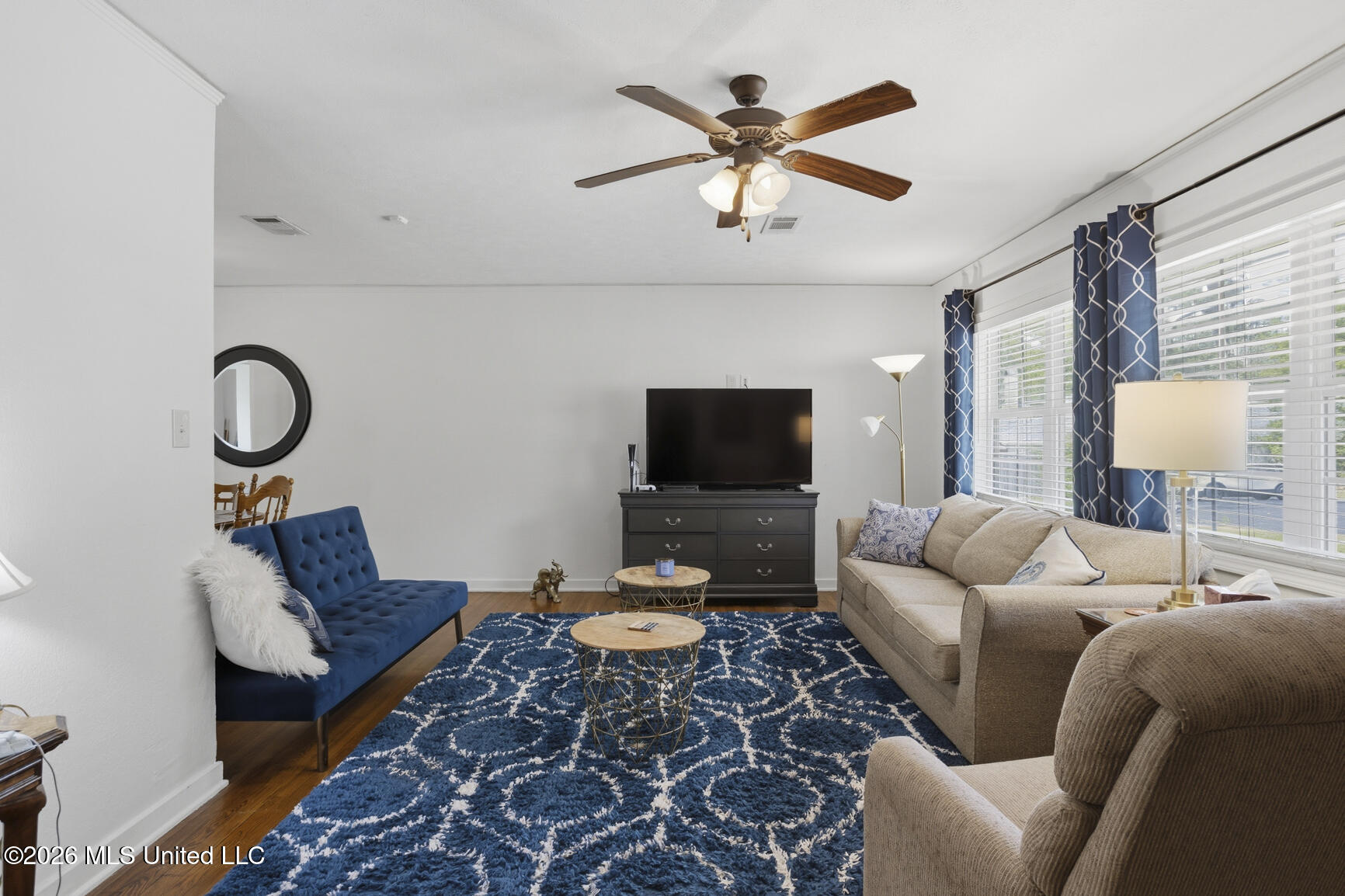 4039 Berkley Drive Jackson, MS 39211 - Photo 4 of 27 Living Room