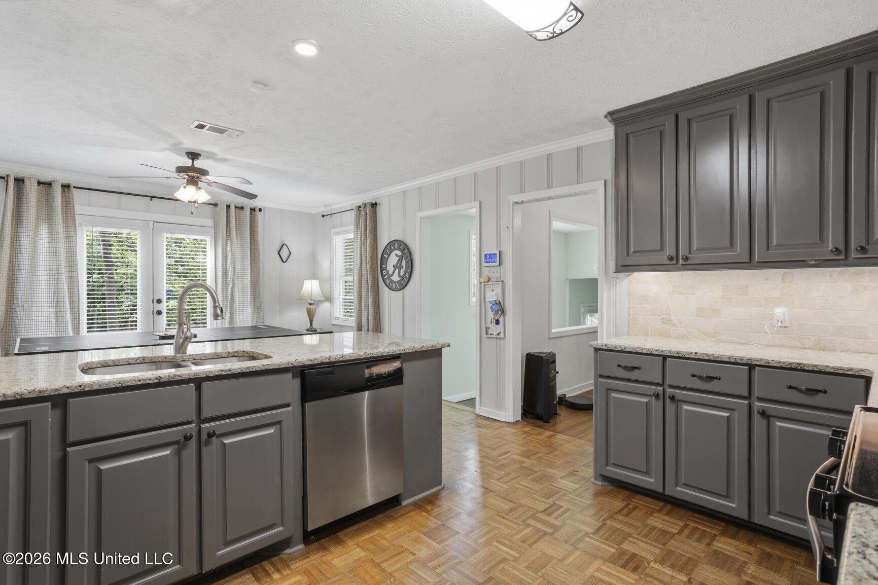 4039 Berkley Drive Jackson, MS 39211 - Photo 10 of 27 Kitchen/Keeping Room
