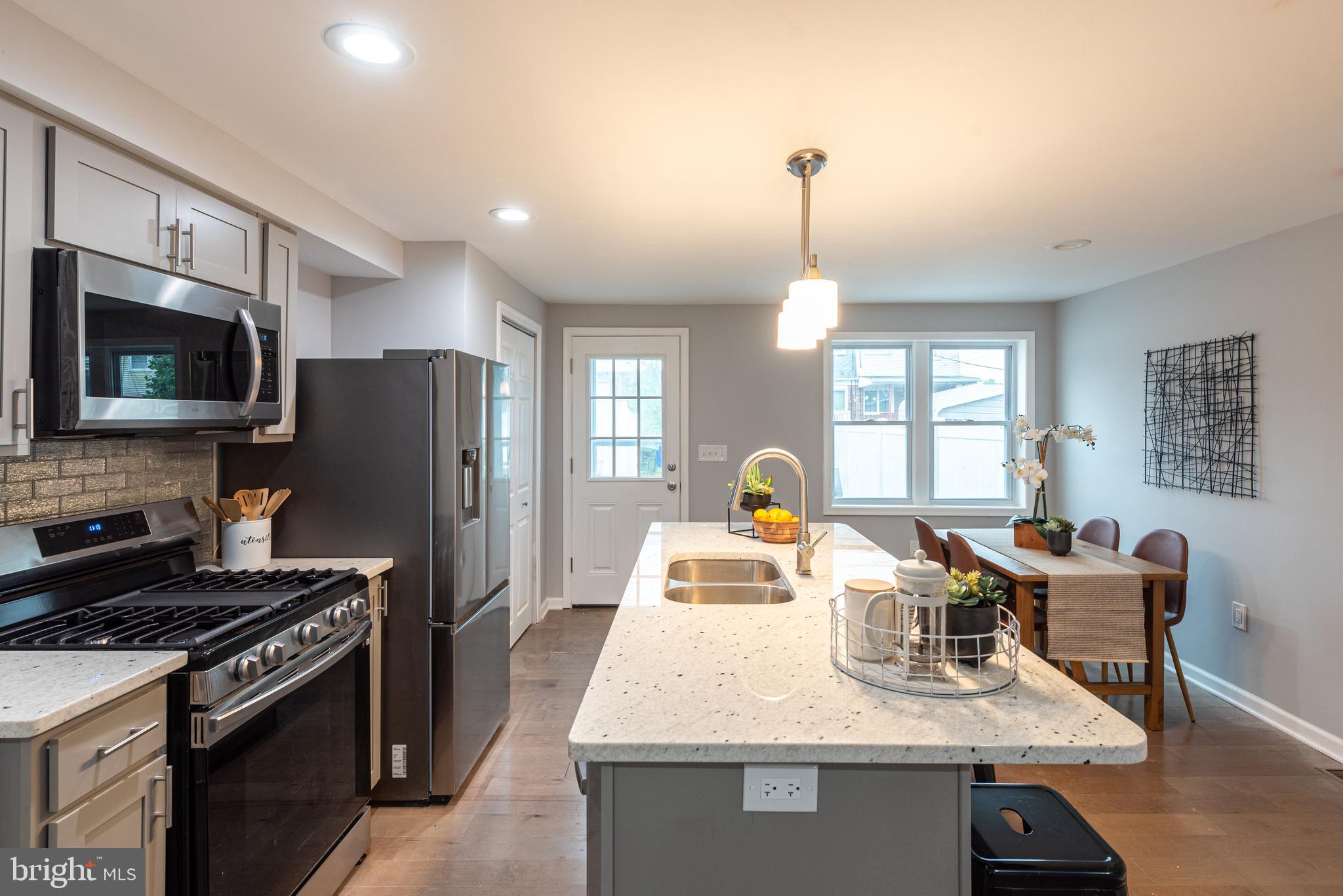 2729 Norland Road Baltimore, MD 21230 - Photo 11 of 36 STAINLESS STEEL APPLIANCES