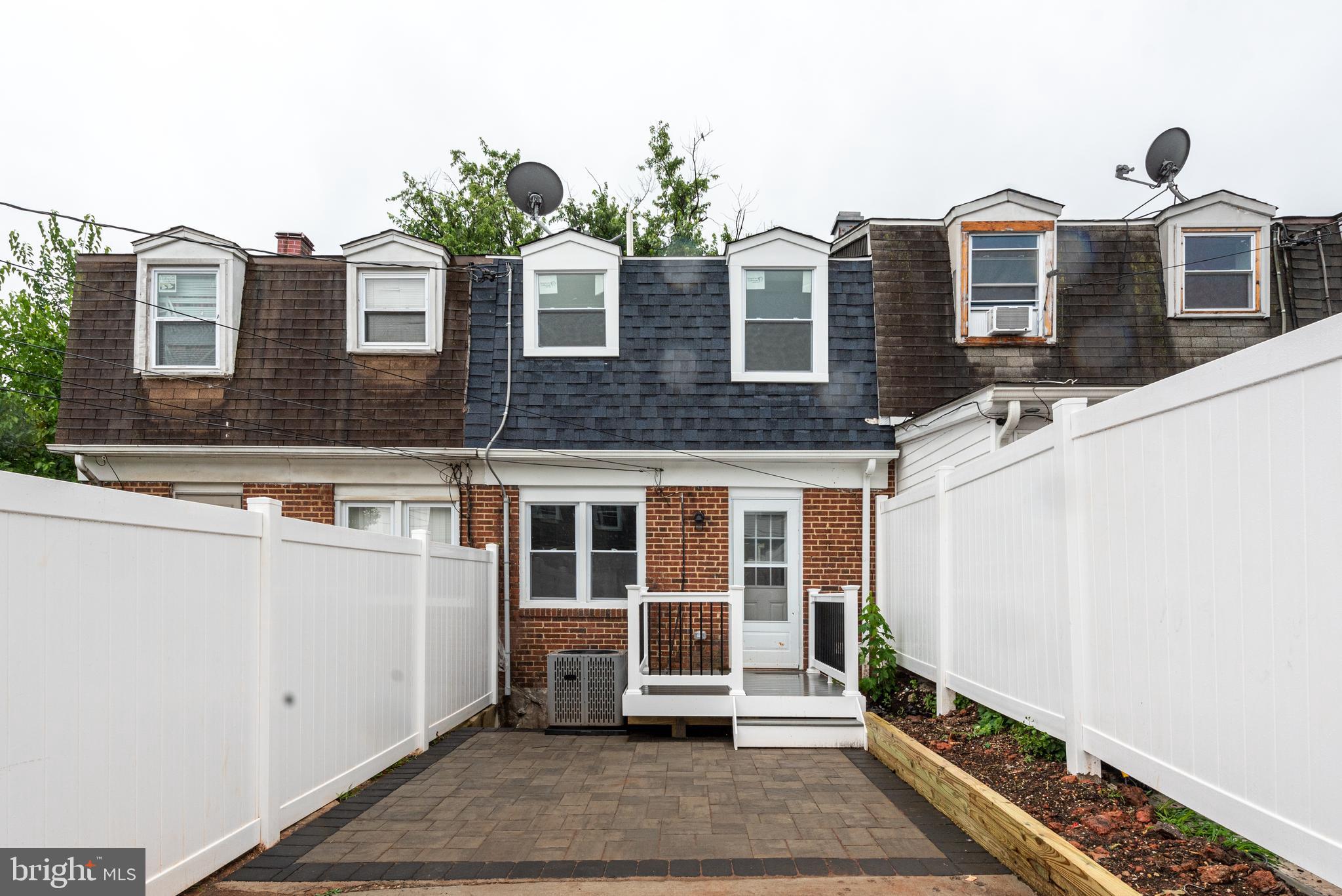 2729 Norland Road Baltimore, MD 21230 - Photo 2 of 36 NICELY MANICURED BACKYARD WITH PARKING SPACE