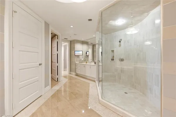 $20,000 | 4501 Gulf Shore Boulevard North, Unit 404, Naples, FL 34103