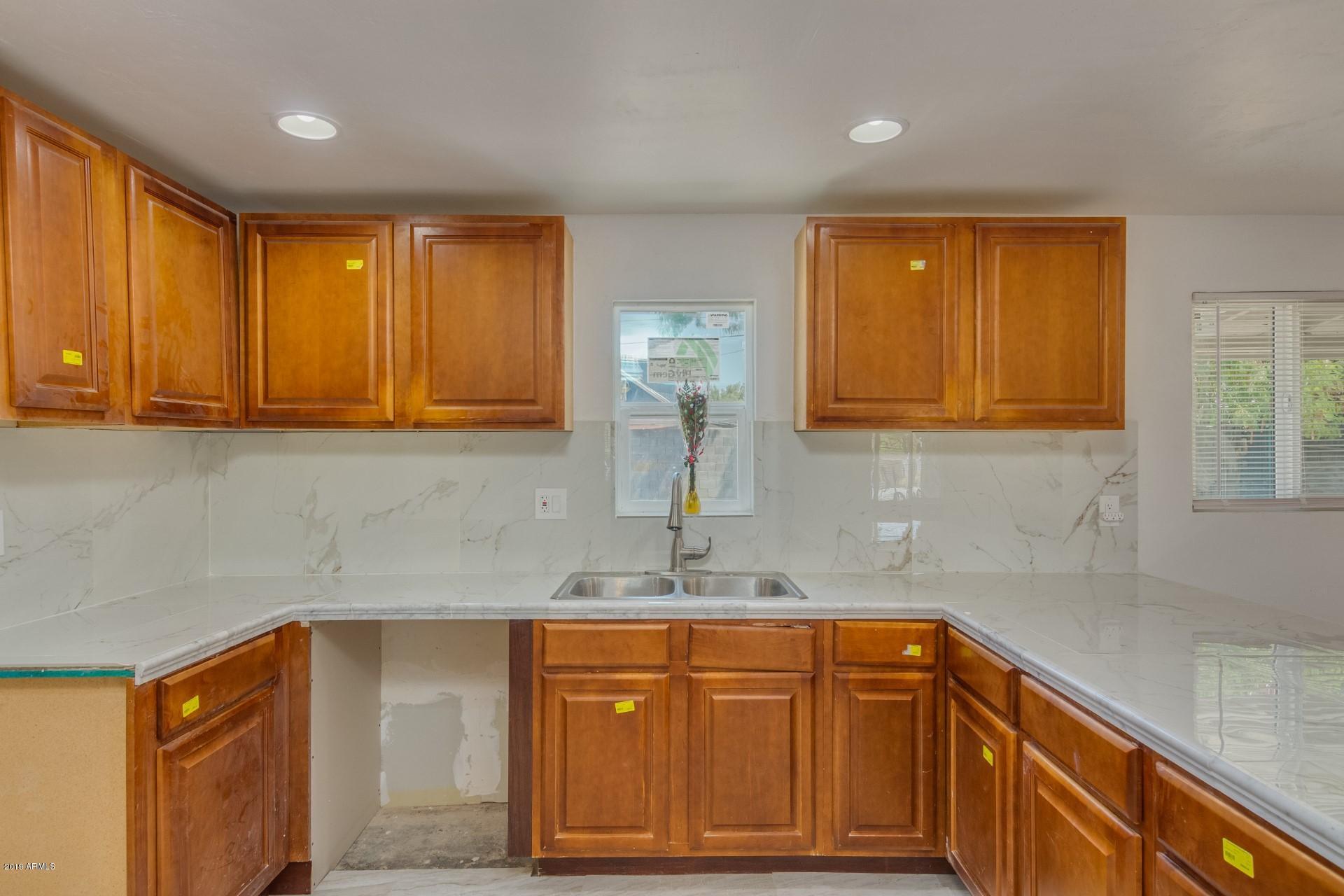 3112 West Monte Vista Road Phoenix, AZ 85009 - Photo 7 of 20 0007-Monte Vista (7)