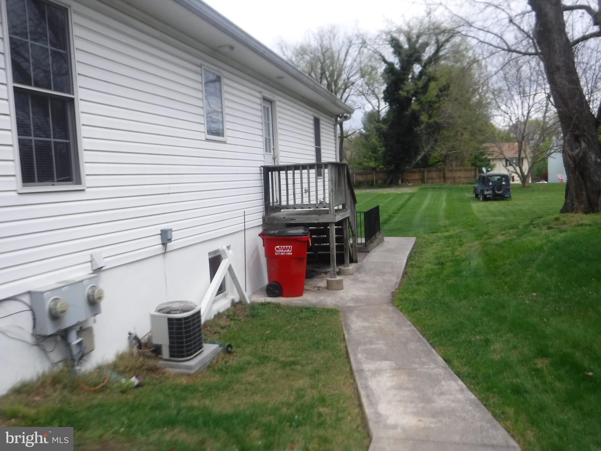 952 Linwood Road Hagerstown, MD 21740 - Photo 11 of 83 Side
