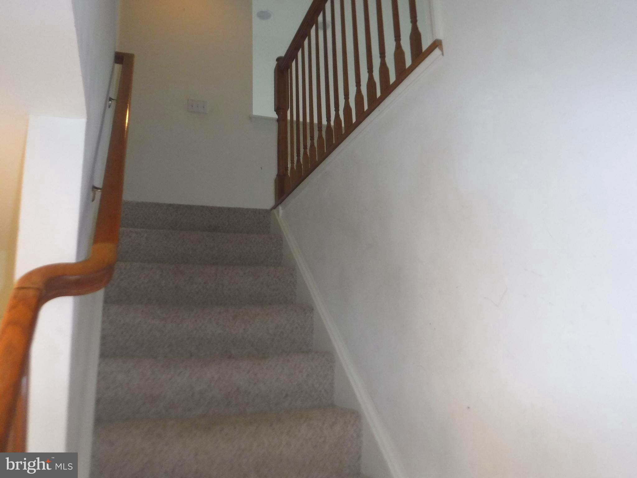 952 Linwood Road Hagerstown, MD 21740 - Photo 46 of 83 Stairwell