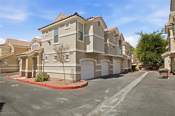 $1,795 | 5855 Valley Drive, Unit 1022, North Las Vegas, NV 89031