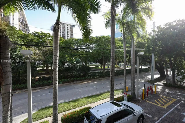 $2,300 | 1918 Brickell Avenue, Unit 201, Miami, FL 33129