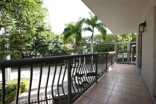 $2,300 | 1918 Brickell Avenue, Unit 201, Miami, FL 33129