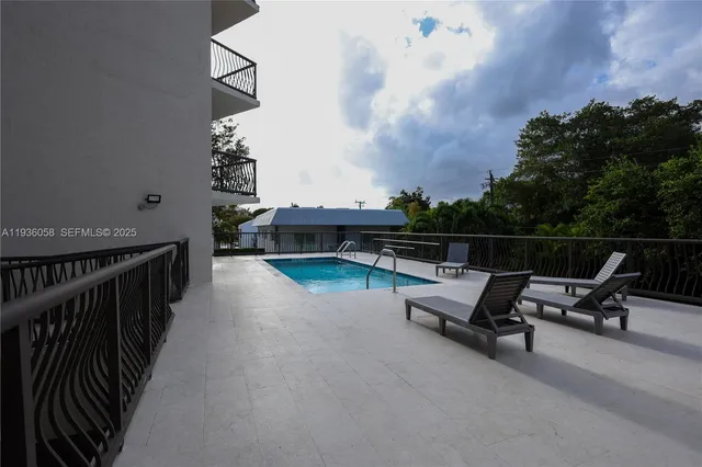 $2,300 | 1918 Brickell Avenue, Unit 201, Miami, FL 33129