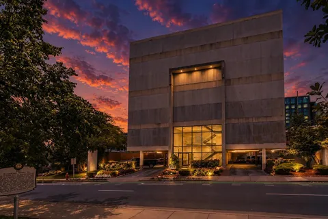 $2,980,000 | 11 Music Square East, Unit 608, Nashville, TN 37203