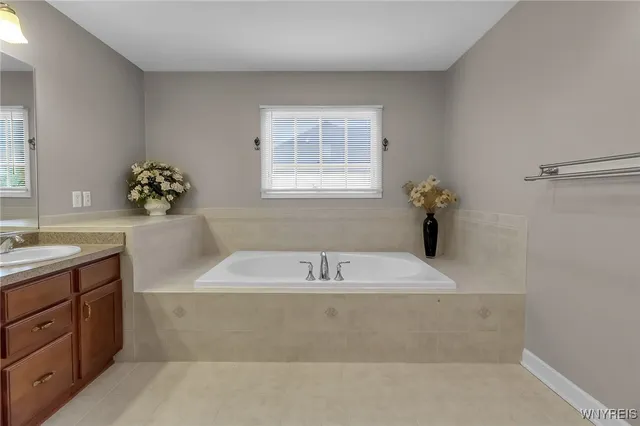 $899,900 | 6017 Corinne Lane, Clarence, NY 14032