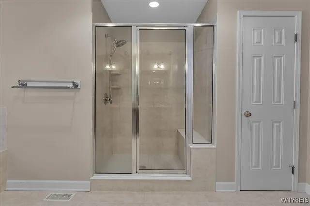 $899,900 | 6017 Corinne Lane, Clarence, NY 14032