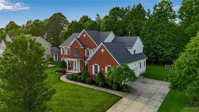 $899,900 | 6017 Corinne Lane, Clarence, NY 14032