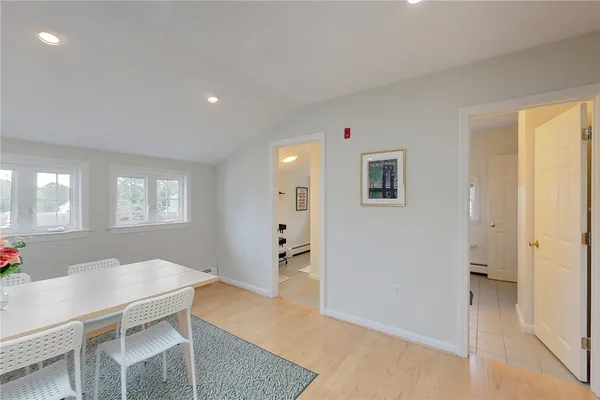 $3,600 | 26 Cliff Avenue, Unit 4, Newport, RI 02840